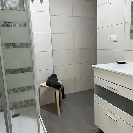 Centro Con Piscina 토레몰리노스